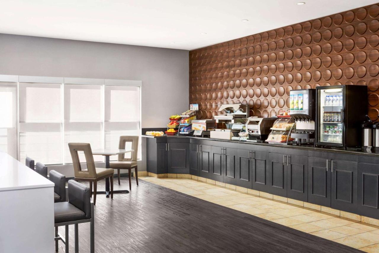 Hotel Wingate By Wyndham Lethbridge Esterno foto